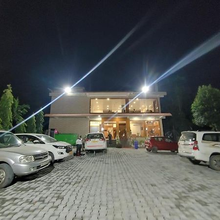 Tierra Hotel Cum Restaurant Kāziranga Exterior foto
